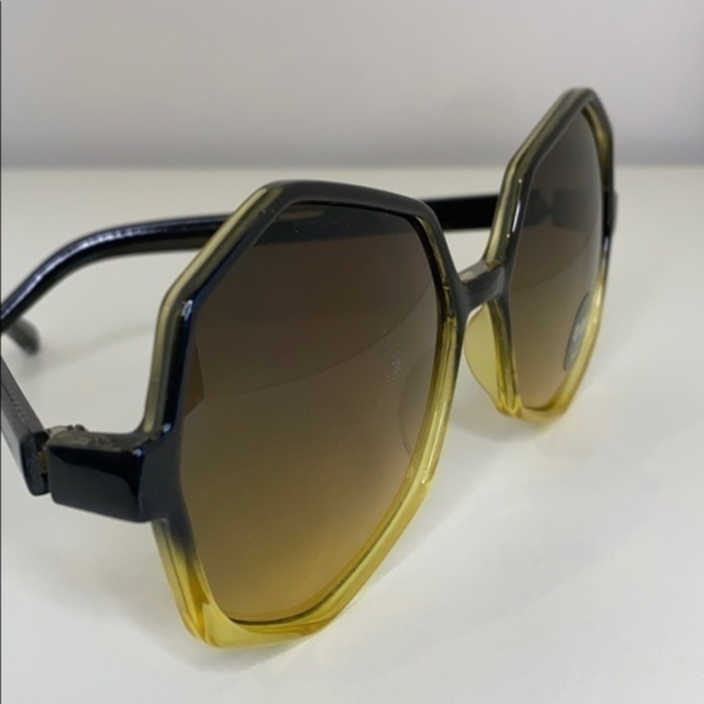 Komono Sunglasses NEW The Bonnie Oversized Geometric Gradient Black Yellow - Picture 13 of 15